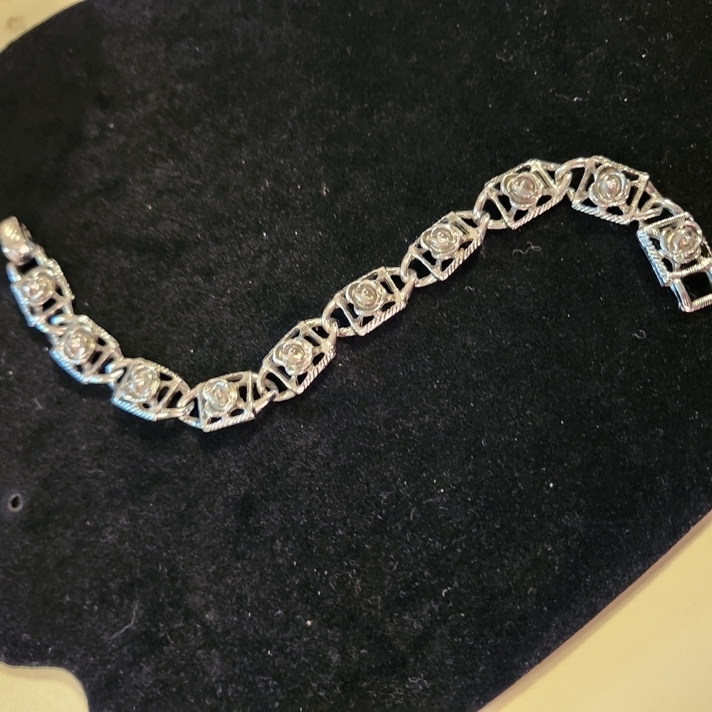 Elegant Silvertone Bracelet Sarah Coventry Bracelet - Picture 2 of 3